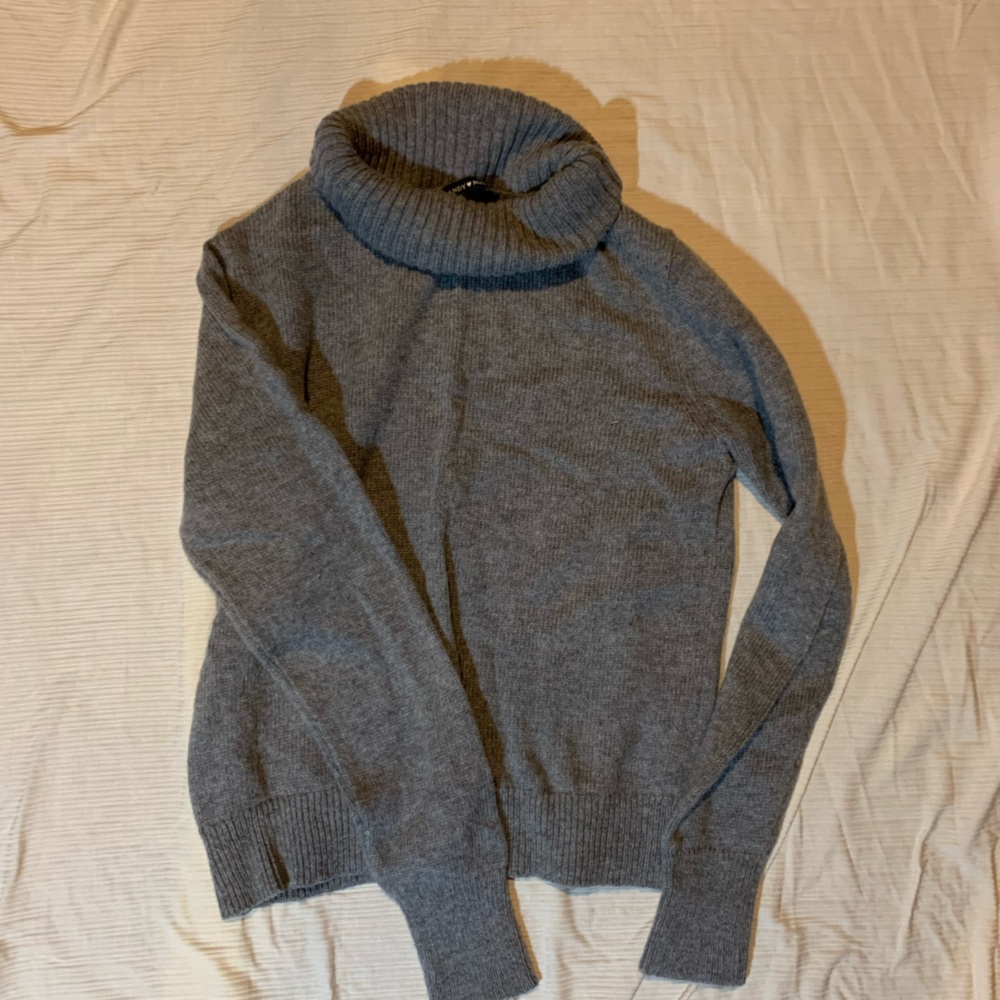 Brandy Melville gray turtleneck
